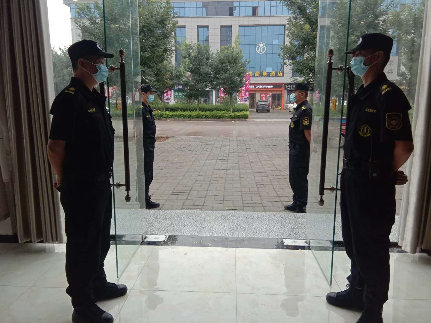 某會(huì)議門(mén)衛(wèi)安保